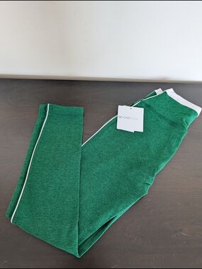Beyond Yoga Green Leggings with White Piping